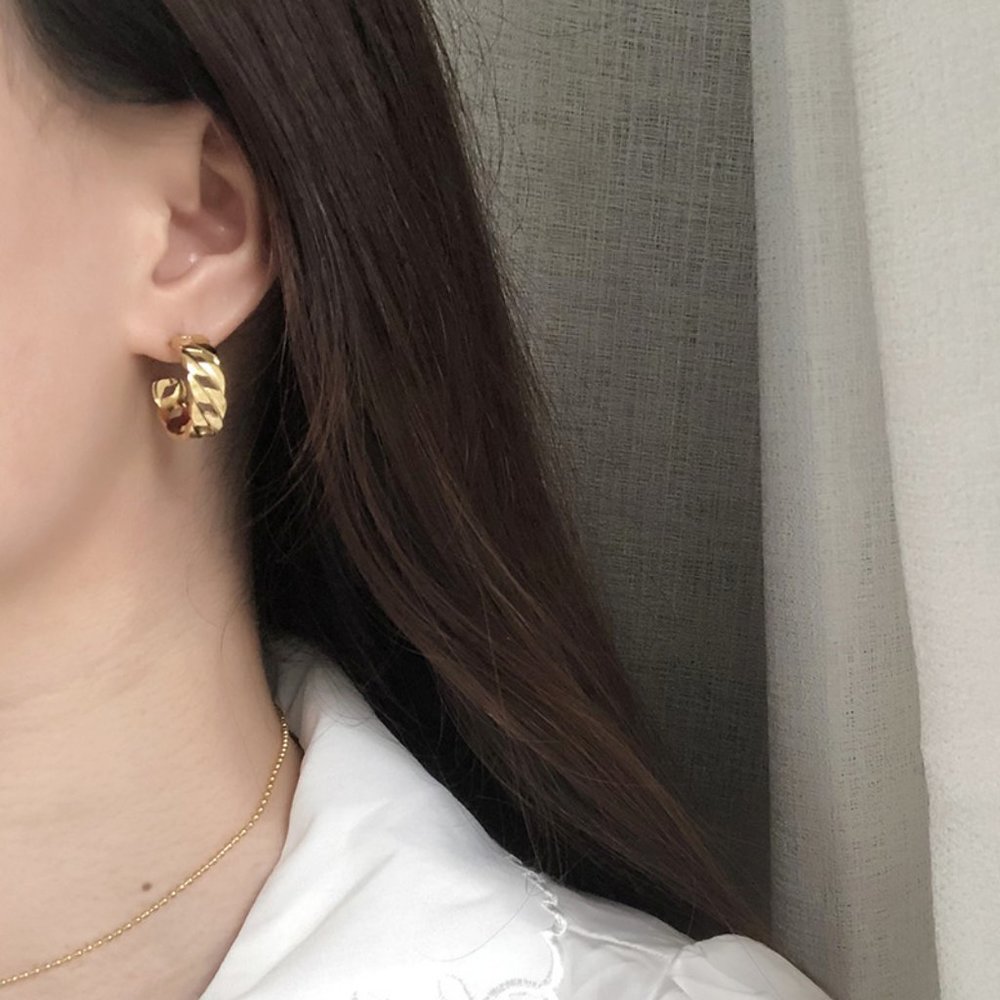 NEW 18K Gold Plated Braided Round Hoop Earrings 0 - Picture 2 of 10